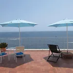 Guest house Domus Claudia 3*