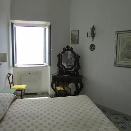 Domus Claudia Guest house 3*