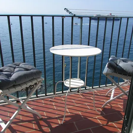 Domus Claudia 3*