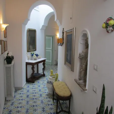 Domus Claudia * Atrani