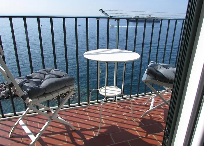 Domus Claudia 3*