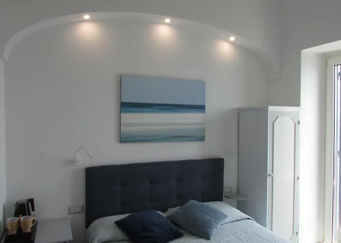 Domus Claudia 3* אטראני