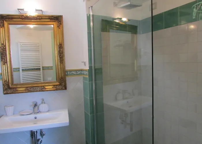 Domus Claudia בית הארחה 3*